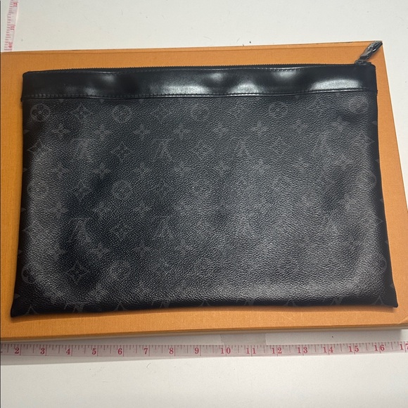 Louis Vuitton Pouchette - Picture 6 of 8